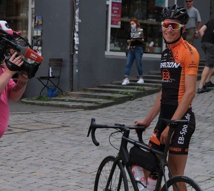 502 Kilometer mit dem Rad – jeder Meter steht für zehn getötete Tiere in baden-württembergischen Schlachthäusern im letzten Jahr